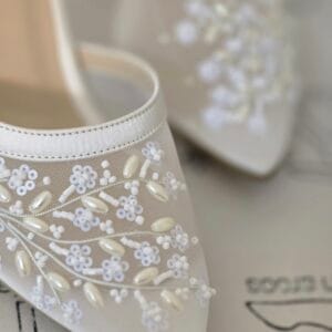 کفش عروس مدل شکوفه پولکی 1