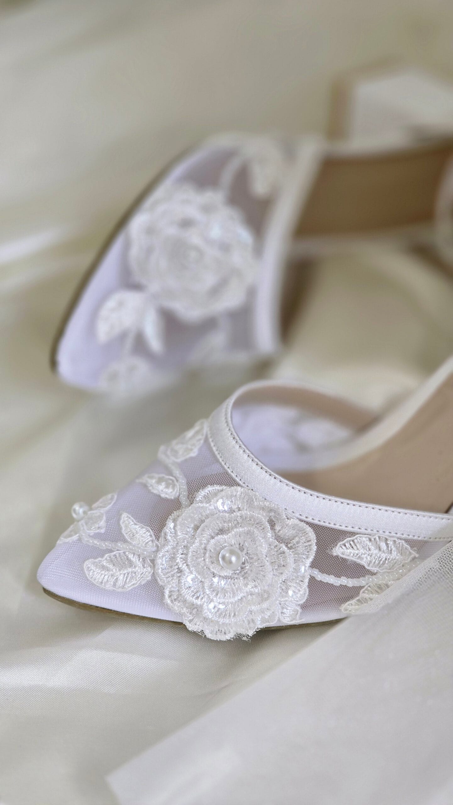 کفش عروس دانتل گل برجسته