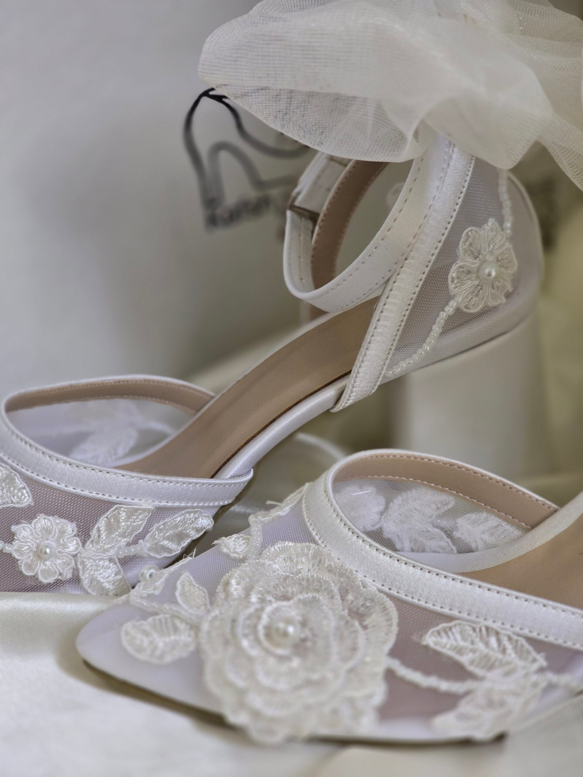 کفش عروس دانتل گل برجسته 3