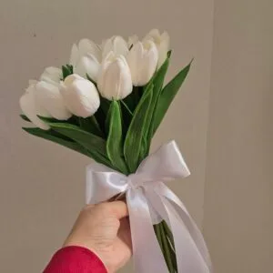 دسته گل عروس لاله لمسی 18 شاخه